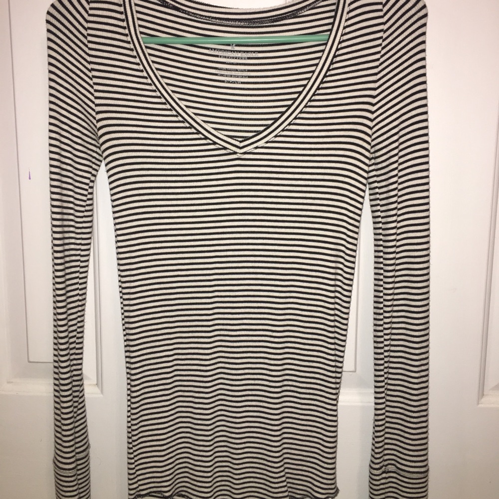 American Eagle striped v-neck